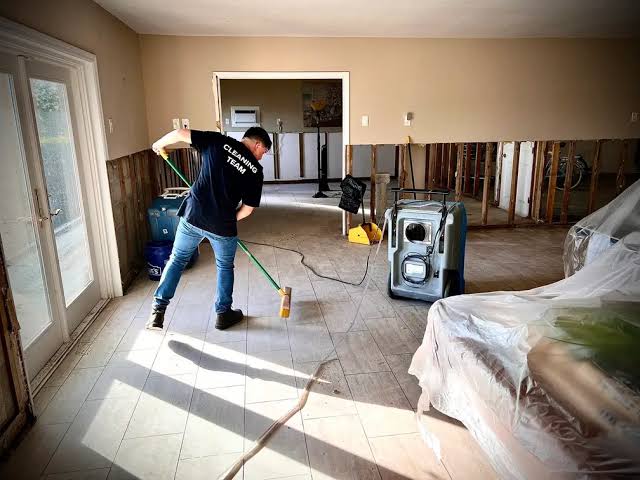 Emergency response and immediate cleanup: the complete guide